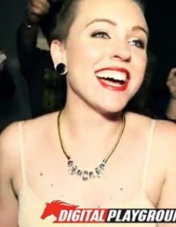 Vídeo Porno com a Sósia da Miley Cyrus