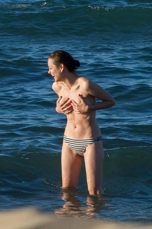 marion-cotillard-fazendo-topless-9