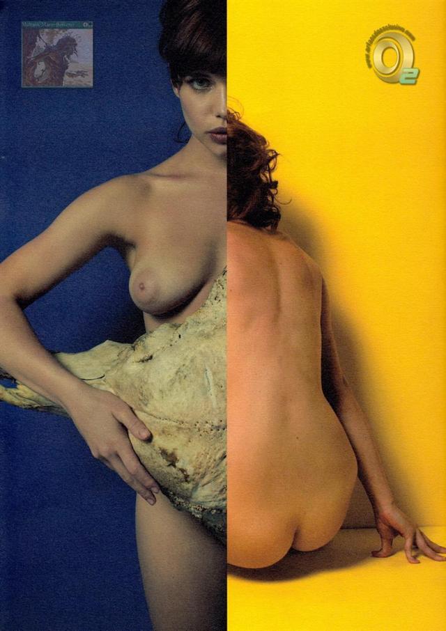 bruna-linzmeyer-nua-pelada-mostrando-a-xoxota-25