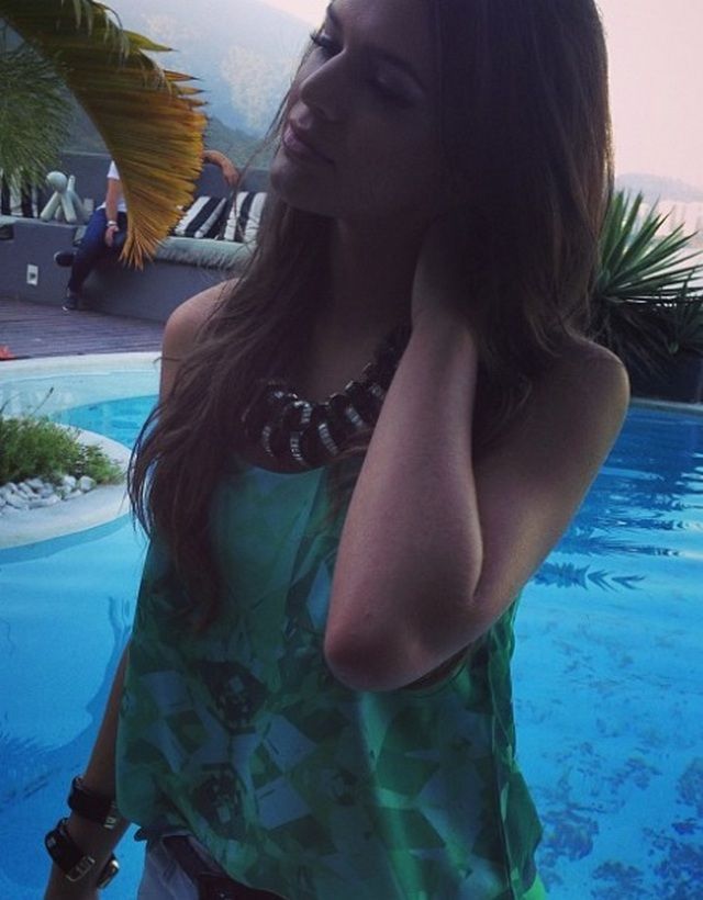 fotos-de-bruna-marquezine-gostosa-e-semi-nua-40