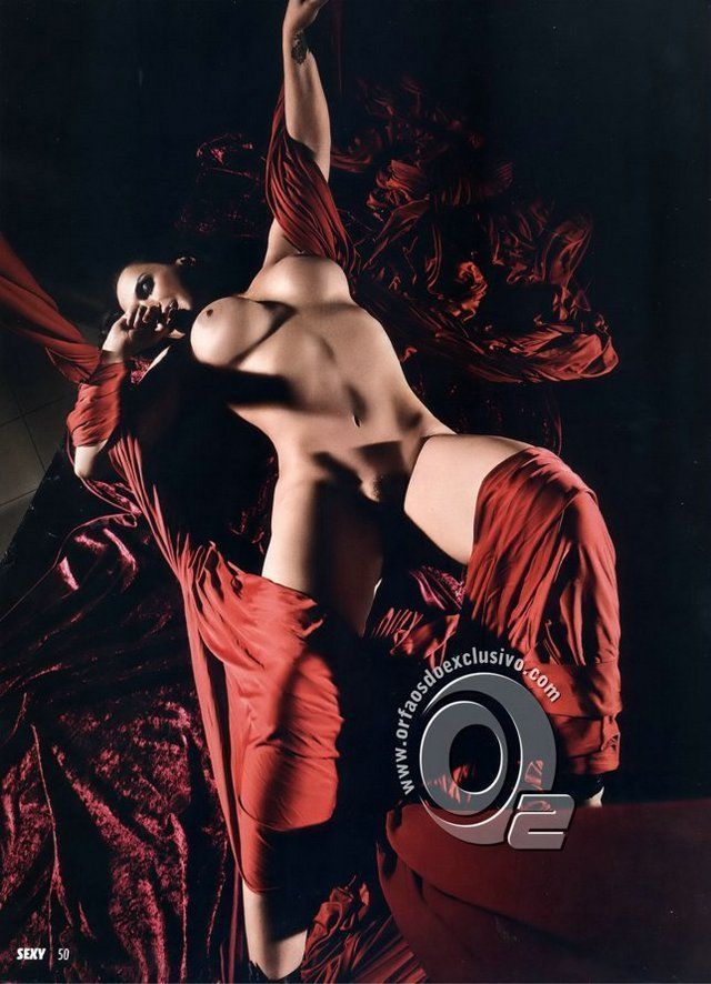 nubia-oliver-nua-pelada-na-revista-sexy-17