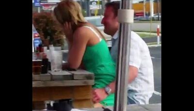 Flagra de Casal transando em público