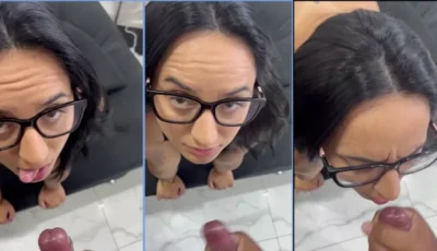 Casal Novinhoooos na melhor foda com gozada na cara