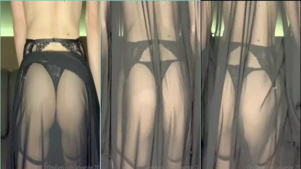Lady White em vídeo gostoso apalpando rabão branquelo