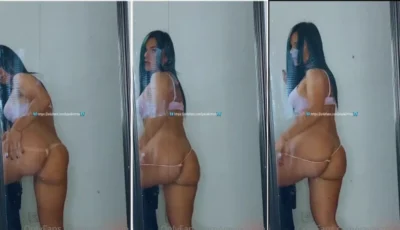 Yayakztroo rebolando a bunda usando apenas calcinha fio dental