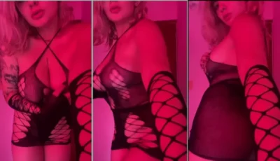 Abbie onlyfans com peitões se tocando com tesão