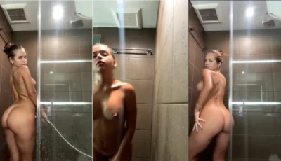 Agnes Nunes no banho lavando a bucetinha