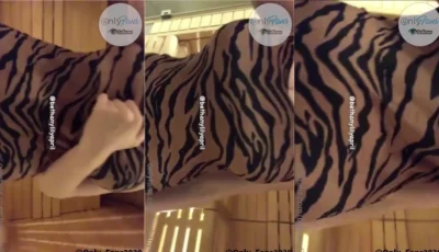 Bethanylilya provocando com seu corpo sexy