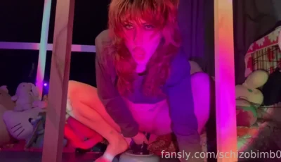 Schizobimb0 sentando com força no consolo