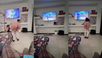 Video caseiro da lovebyelenita limpando a casa de roupa intima para provocar o primo