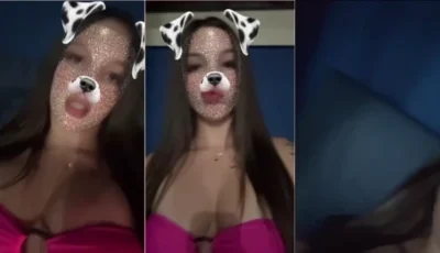 Raissayaz se exibindo para câmera de calcinha e sutiã