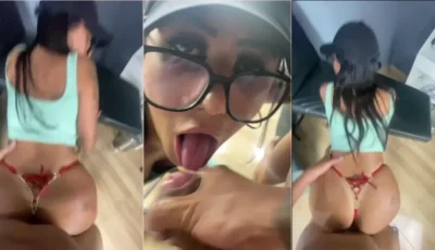 Amadora Amanda Souza dando pro entregador dotado