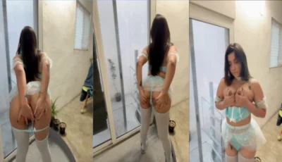 Andyy Tok abaixou a calcinha e abriu o cu