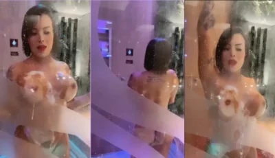 Dessinha Wife abrindo a bunda no banho