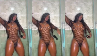 Only fans Yeri Mina brincando com consolo preto