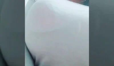 Anri Okita gotosa e safada sensualizando com suas tetas enormes