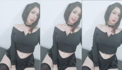 Bastidores pornô com a Giu Hellsing sorrindo toda safada