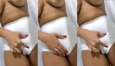 Esposa Rabuda com short marcando xoxotão