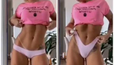 Melissa Lameira xxx exótica fitness no espelho