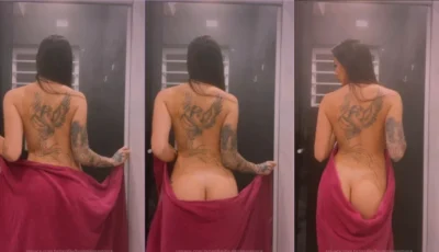 Milena Storck peladinha indo tomar banho