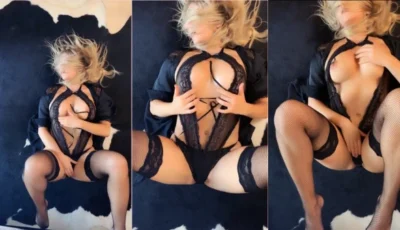 Versão completa do video com a neringakriziute deitada exibindo as tetas
