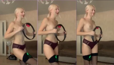 Video caseiro da tsukides jogando games pelada