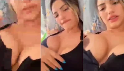 Você precisa ver a galeguinha deitada mostrando as tetas